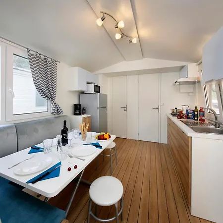 Albatross Mobile Homes On Camping Bella Italia Peschiera del Garda Exterior photo