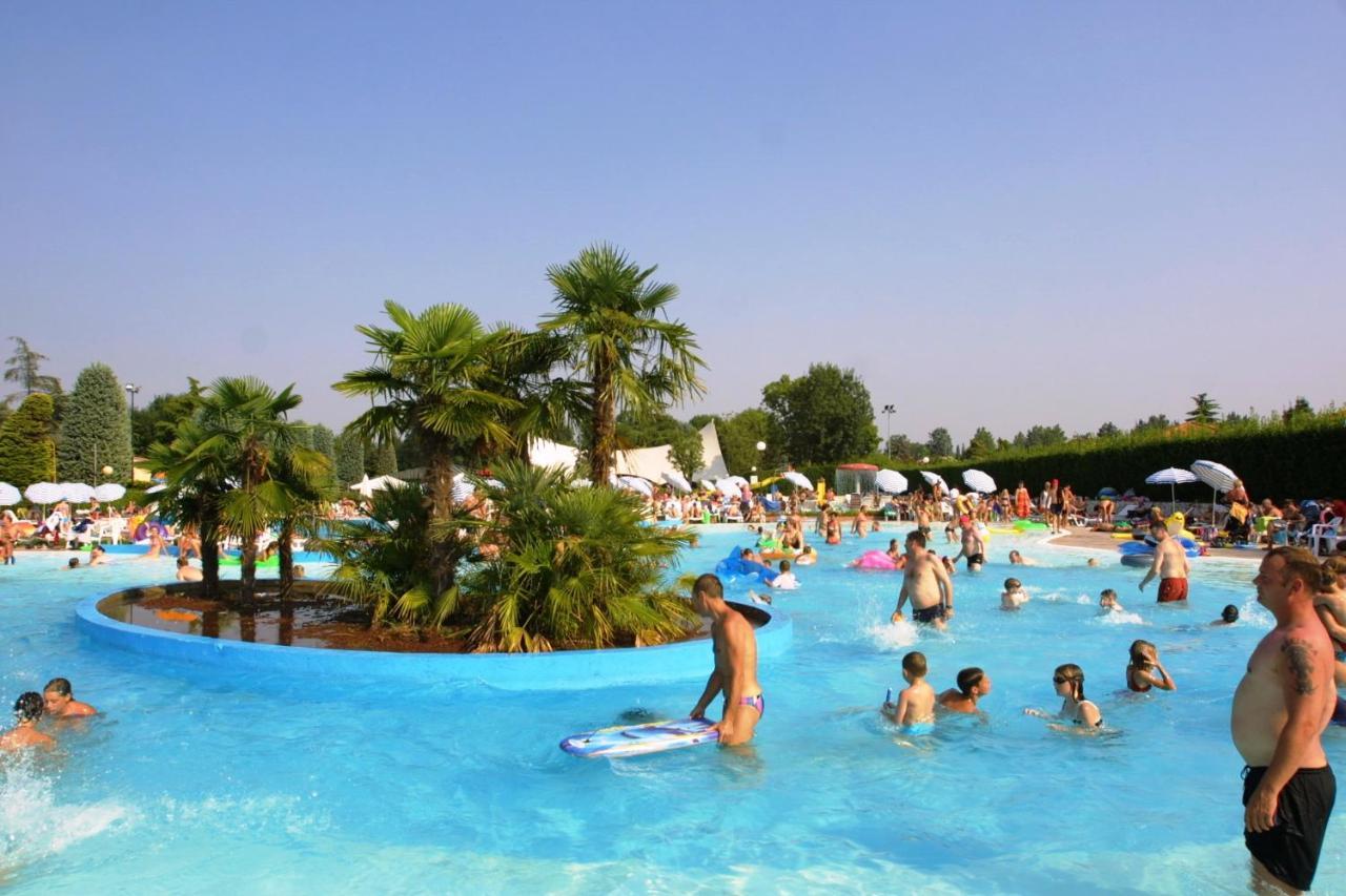 Campsite Albatross Mobile Homes On Bella Italia Peschiera del Garda
